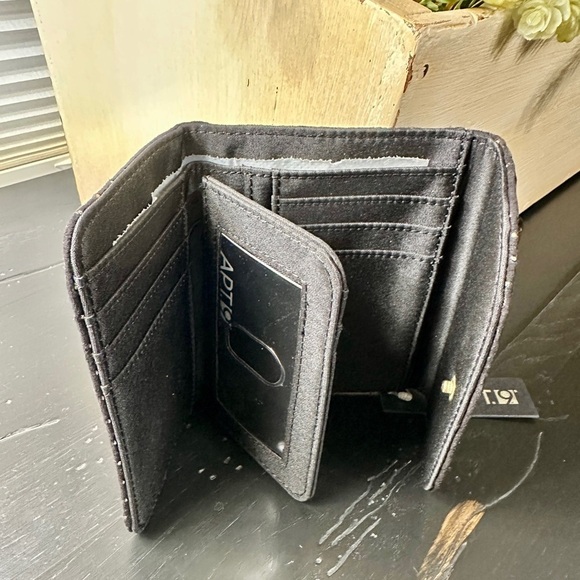 APT.9, NWT, WOMENS, BLACK BILLFOLD WITH GOLD BEADING. - Picture 4 of 5